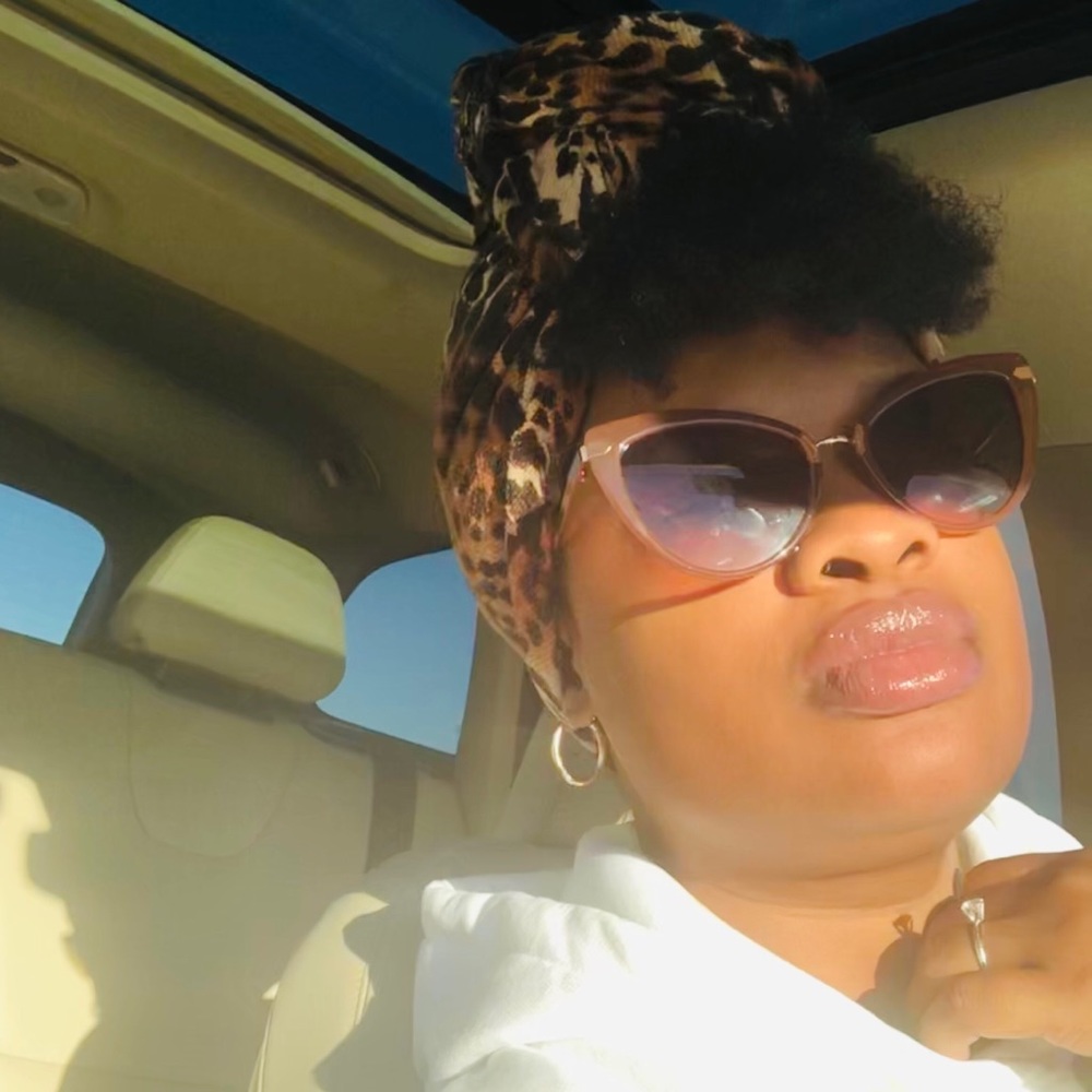 Meet your Posher, Allison